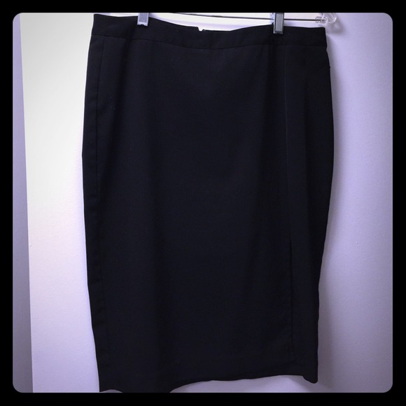 Guess Classic Black Pencil Skirt