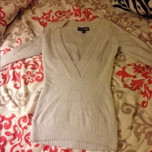 V-neck super comfy sweater