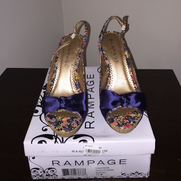 Rampage Grayson navy floral pump