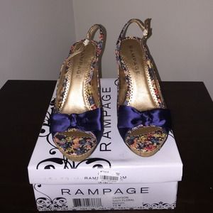 Rampage Grayson navy floral pump