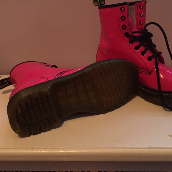 Hot pink doc martens only worn a few times, size 6 - Picture 3 of 4