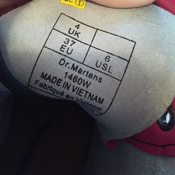 Hot pink doc martens only worn a few times, size 6 - Picture 4 of 4