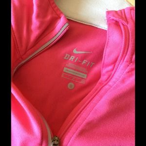 Nike Pullover Top