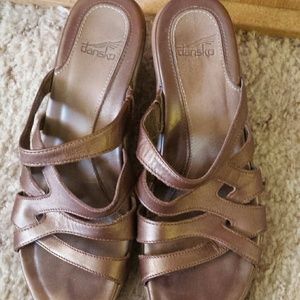 Gorgeous shimmery copper Dansko sandals