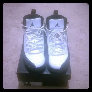 Jordan Taxi 12 size 7y