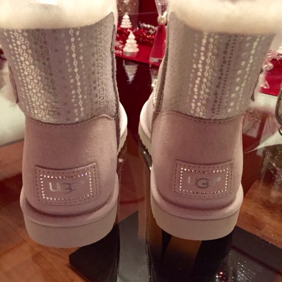 SOLD❌❌UGG Australia Bling Boots - Picture 3 of 3