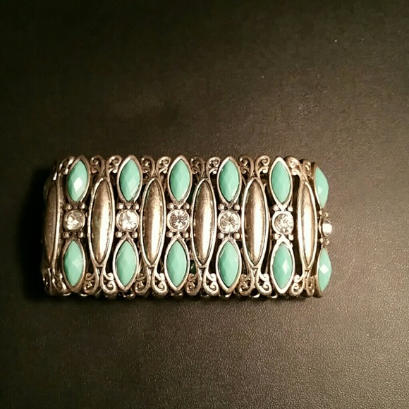 Bracelet - Picture 1 of 3
