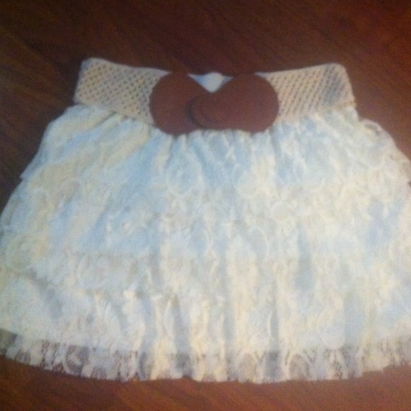 White floral lace skirt.