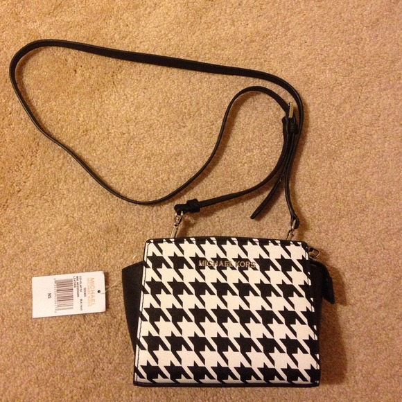 Michael Kors Selma mini messenger bag