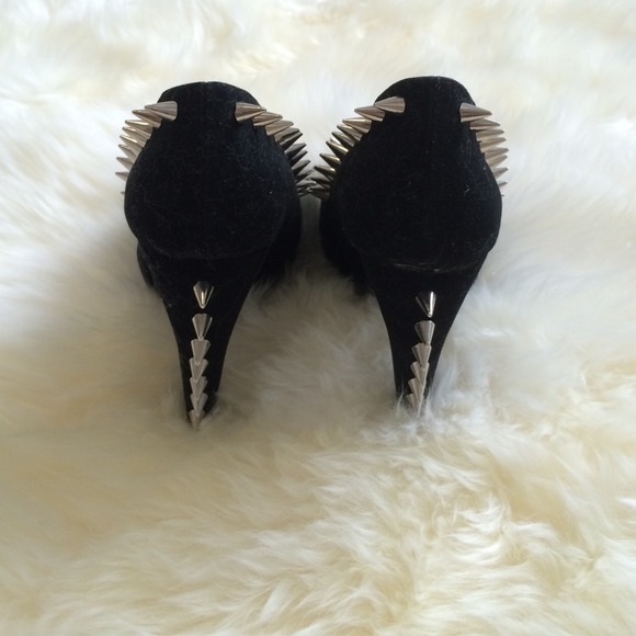 Black Studded pumps - Picture 3 of 4