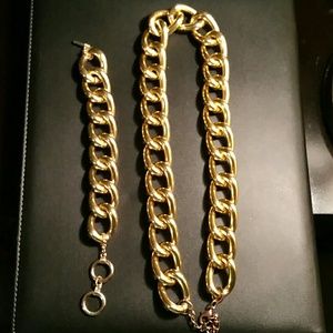 Necklace and bracelet set