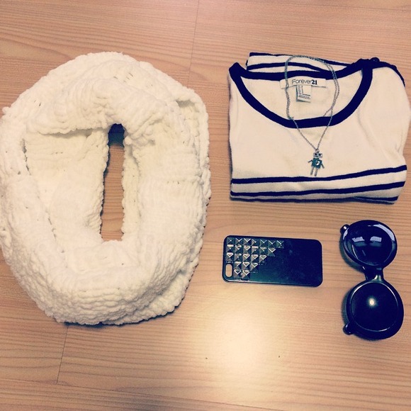 Thick Snow White Infinity Scarf