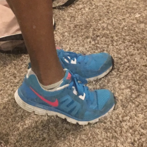 nike dual fusion st2