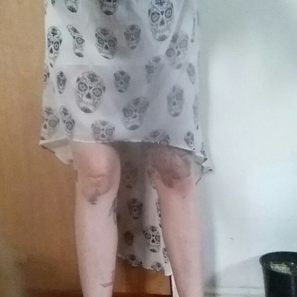 H&M high low sugar skull printed skirt - Picture 4 of 4