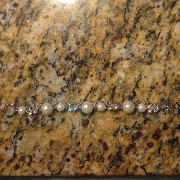Givenchy bracelet - Picture 2 of 4