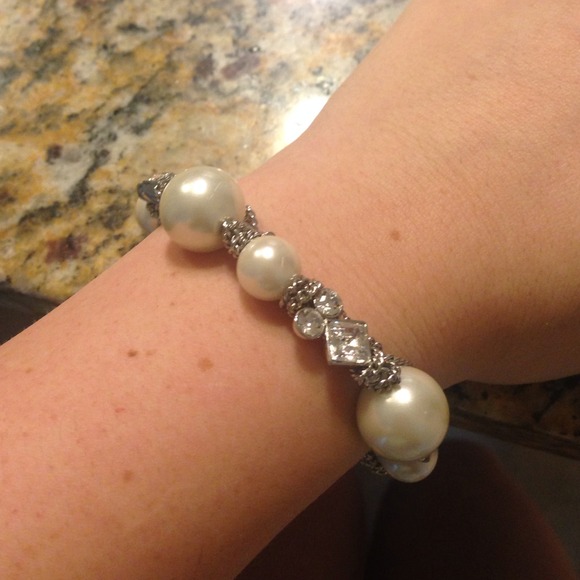 Givenchy bracelet - Picture 3 of 4