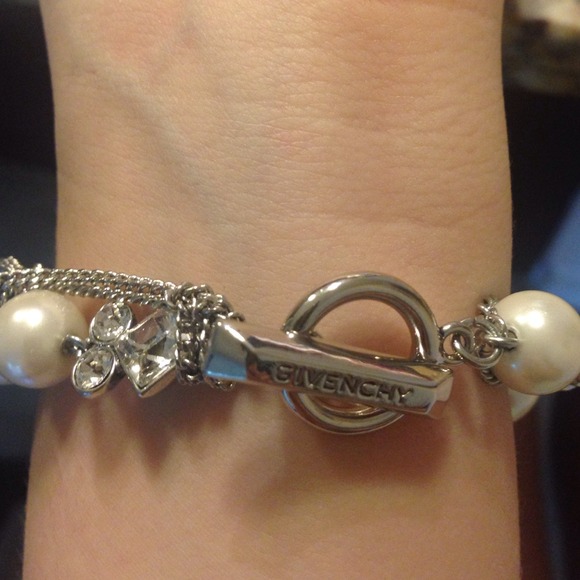 Givenchy bracelet - Picture 4 of 4