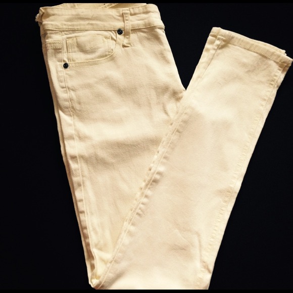 REDUCED Pale yellow skinny jeans