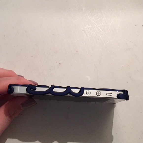 iPhone 5/5s Cover - Picture 2 of 4