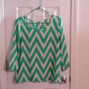 Loose chevron top