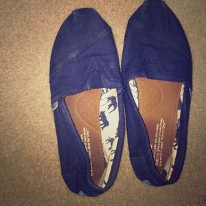 TOMS navy