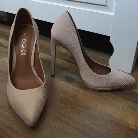 Brand new bone colored Aldo pumps - Picture 2 of 3