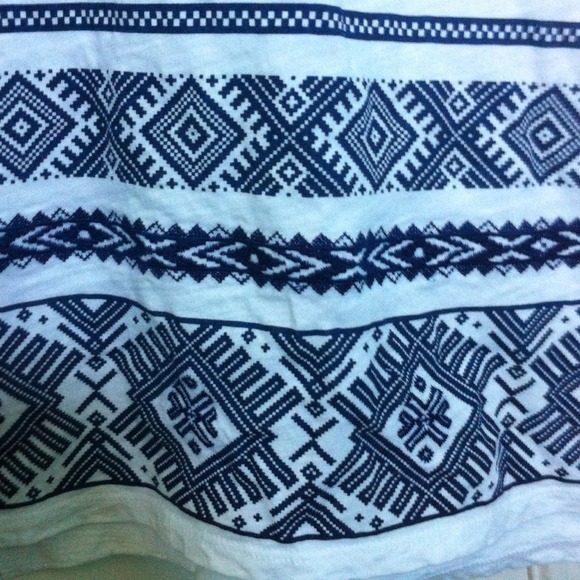 Aztec top // - Picture 2 of 3