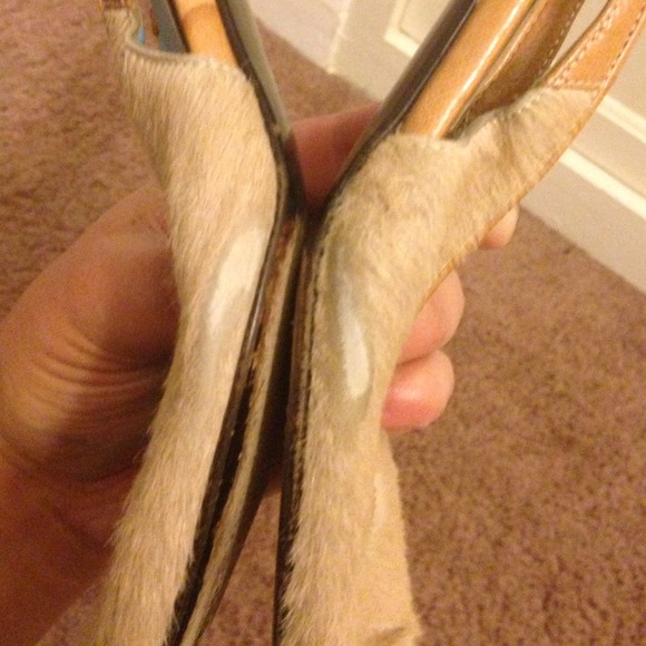 Dolce & Gabbana sling back kitten heels. - Picture 4 of 4