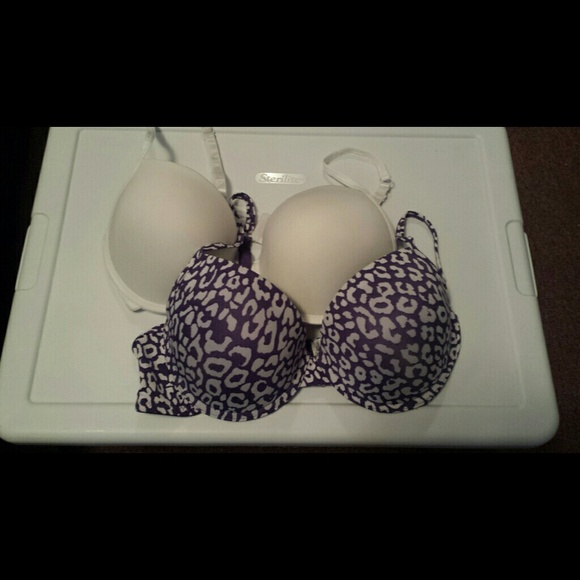 2 padded push up bras