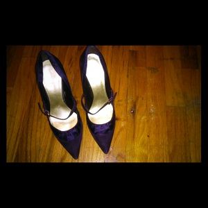 PURPLE SUEDE PUMPS!!!!!