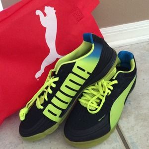 Size 8.5 Puma Evo Speed training sneakers!⚡️💚💙