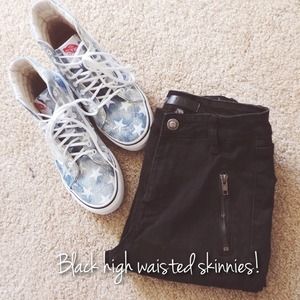 Black high waisted skinnies!!
