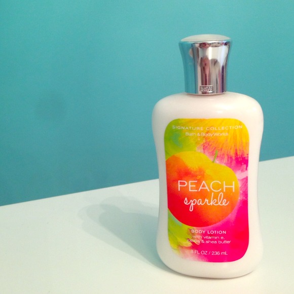 Peach sparkle bath and body works lotion
