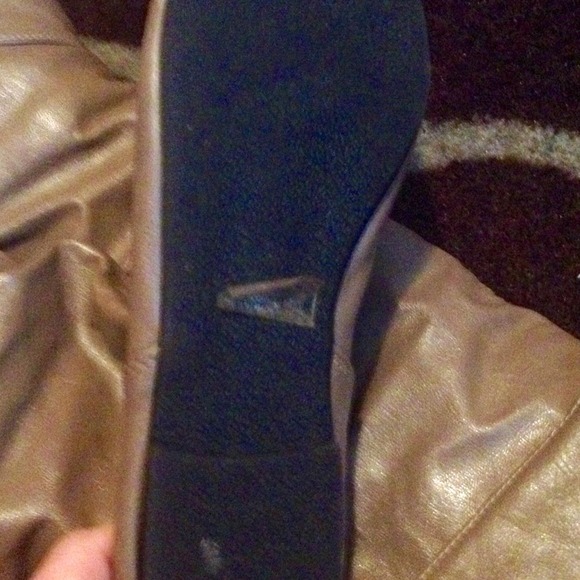 SOLD! Excellent condition taupe boots! - Picture 3 of 3