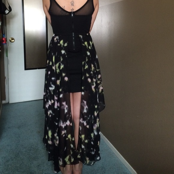 Dress - Picture 2 of 4