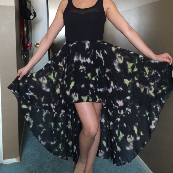 Dress - Picture 3 of 4