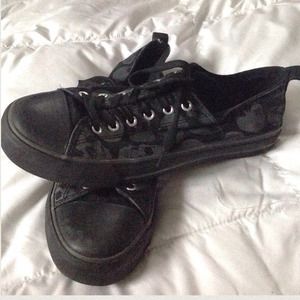 hottopic unisex skull shoes