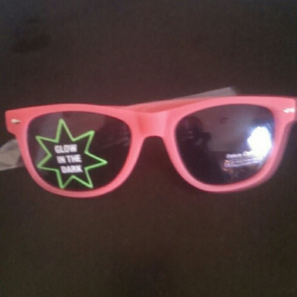 Sunglasse - Picture 1 of 1