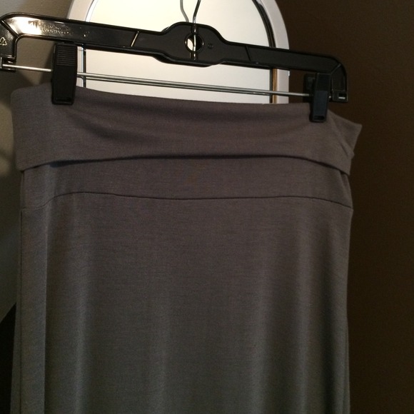 ***SOLD IN BUNDLE*** Gray Maxi Skirt - Picture 2 of 4