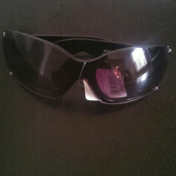 Sunglasses - Picture 1 of 3