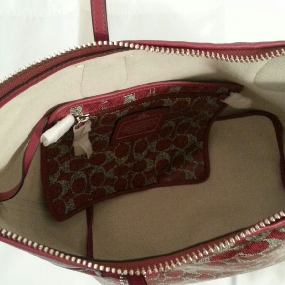 ******SOLD************NEW!!! Coach zip tote - Picture 3 of 4