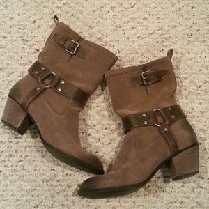 American Eagle Tan Suede Boots
