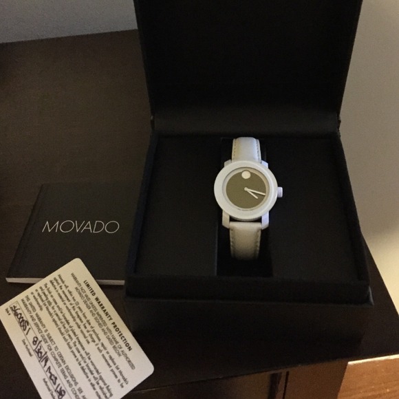 🌀Movado Bold- white and gold🌀