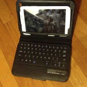 Galaxy tab Bluetooth case and screen protector
