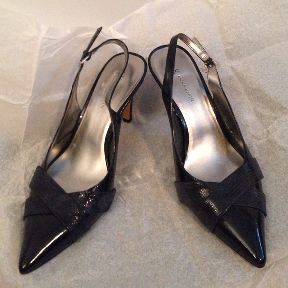 Navy blue heels