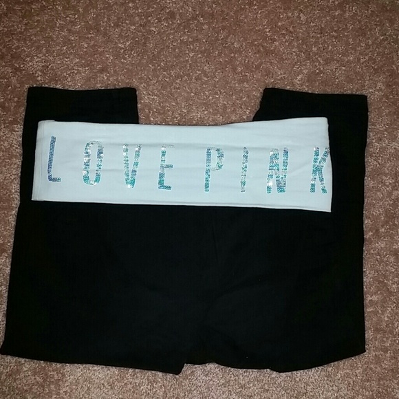 PINK CROPPED YOGA PANTS