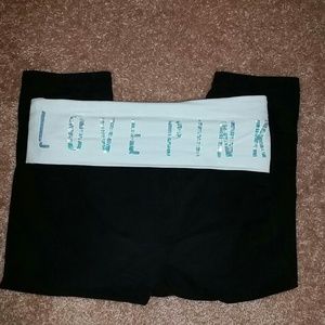 PINK CROPPED YOGA PANTS