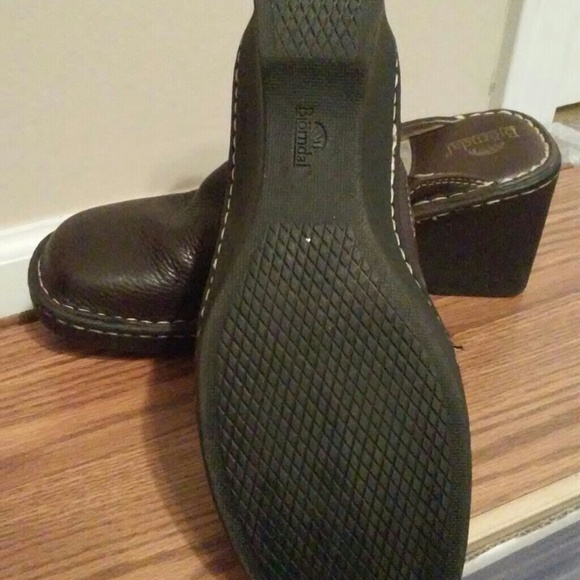 Clogs - Picture 3 of 4