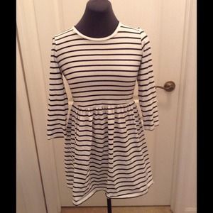 💥SOLD!!💥Black and white striped dress