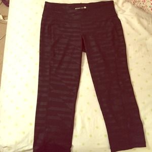 Old Navy Active capri pants